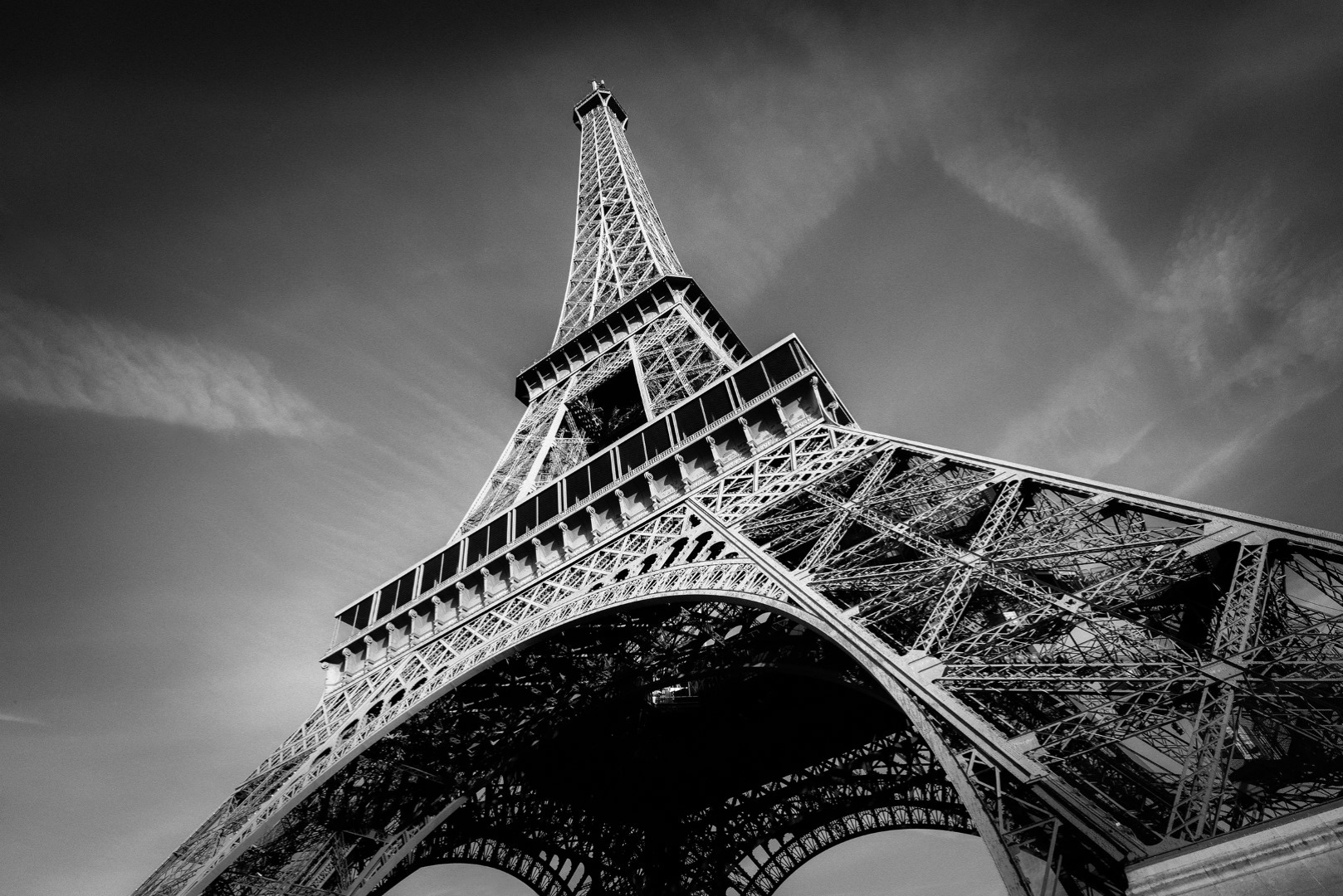 Paris Street & Travel Photography Tours 2024 Blue Tongue