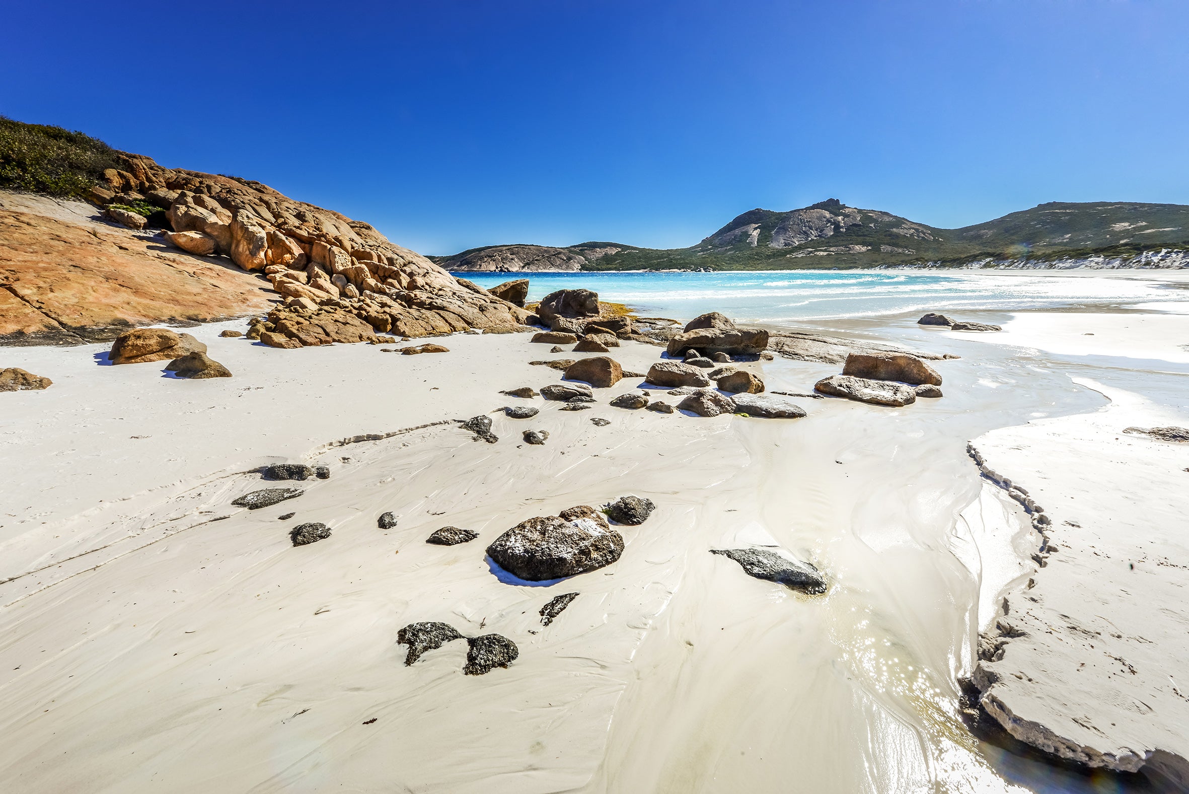 Australia’s Golden Outback 14-Day Tour 2025 (Private)